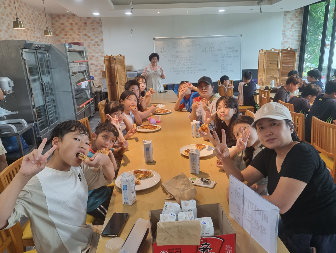 피자먹는장면.png